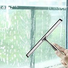 洗剤と水切りスクイジ